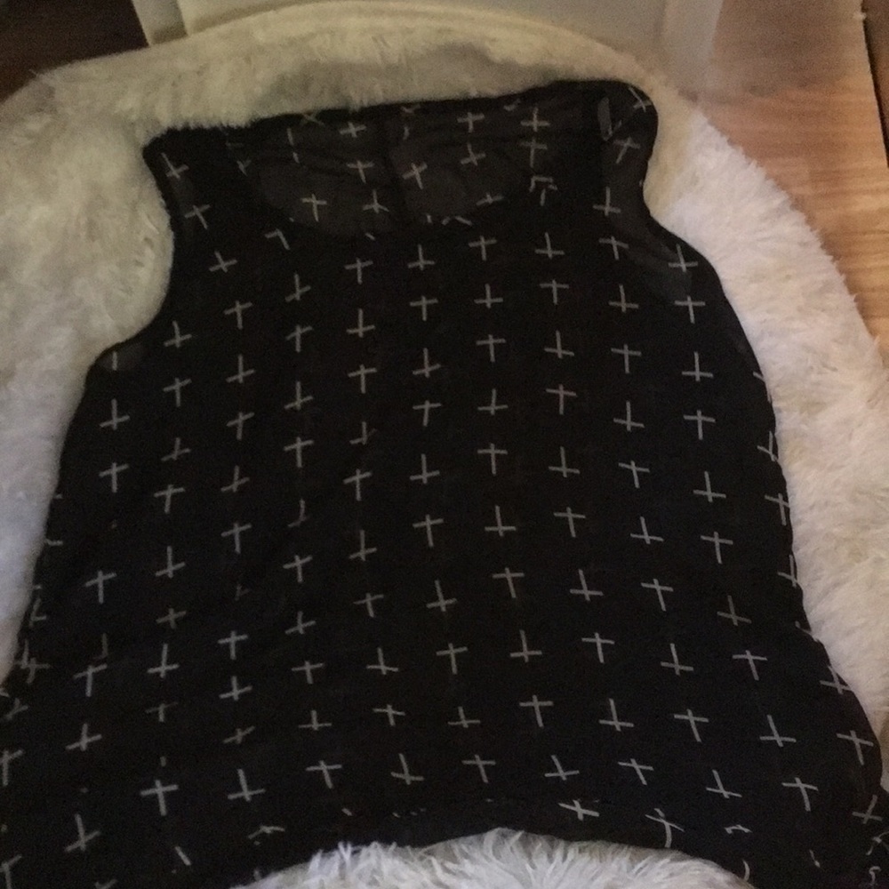 Cross see-through no sleeve shirt